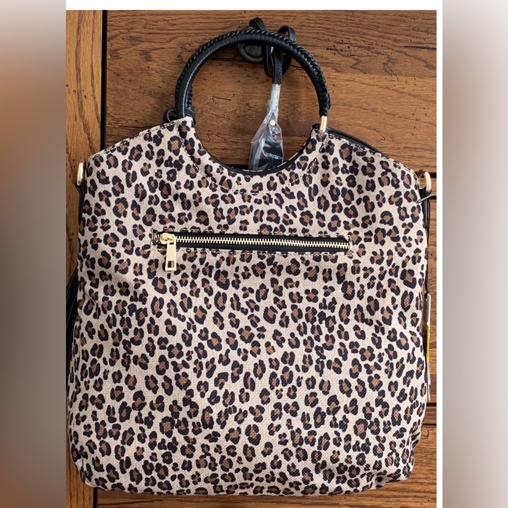 Sole Society Animal Print Purse 👜 Can be used as a shoulder or hand bag.